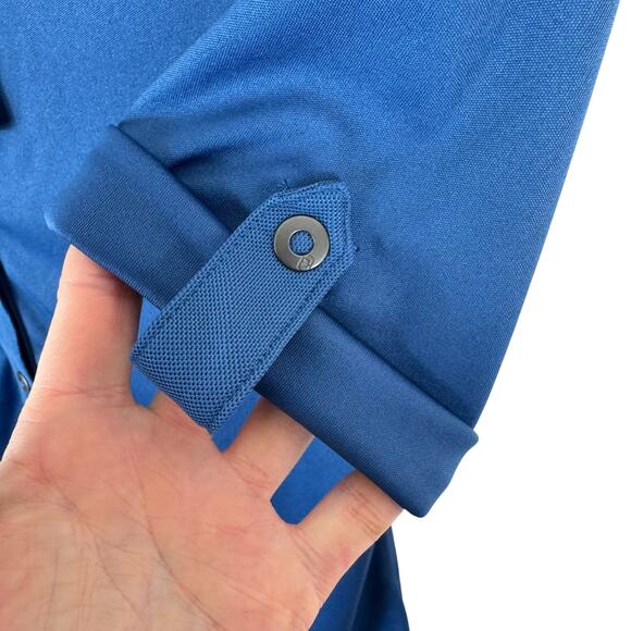 Ogio NWT Blue 3/4 Roll Tab Sleeve 1/2 Snap Lightweight Embroidered Top Size S - Picture 3 of 6